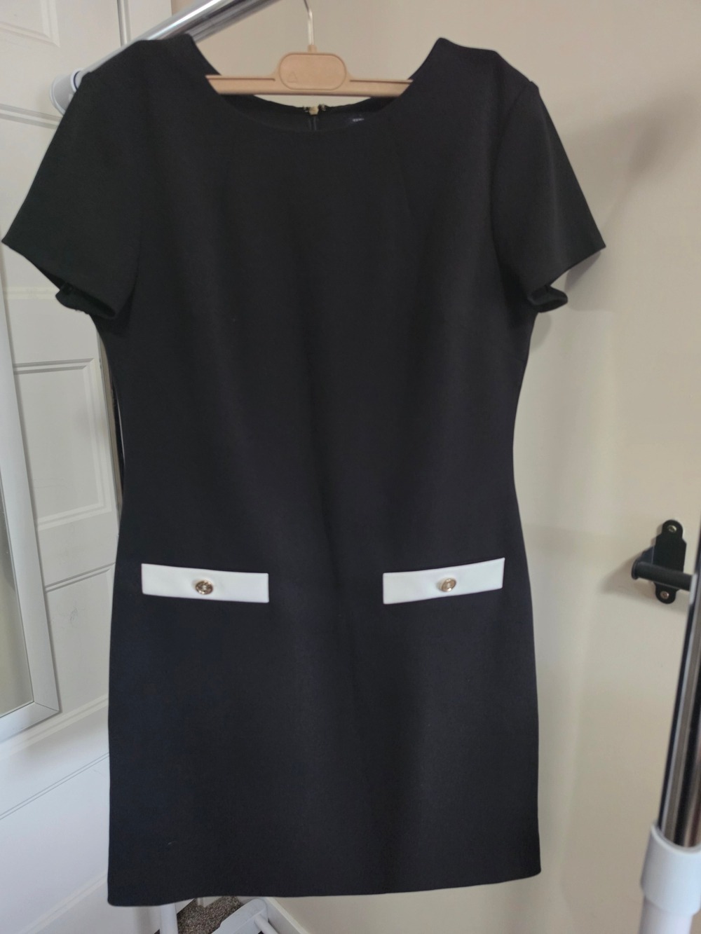 Black Short Sleeve Shift Dress White Pocket Detail Size 8